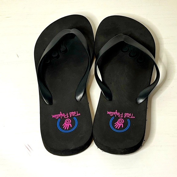NWOT Pedicure flip-flops by Total Perfection sz L (9/10) - Picture 1 of 4
